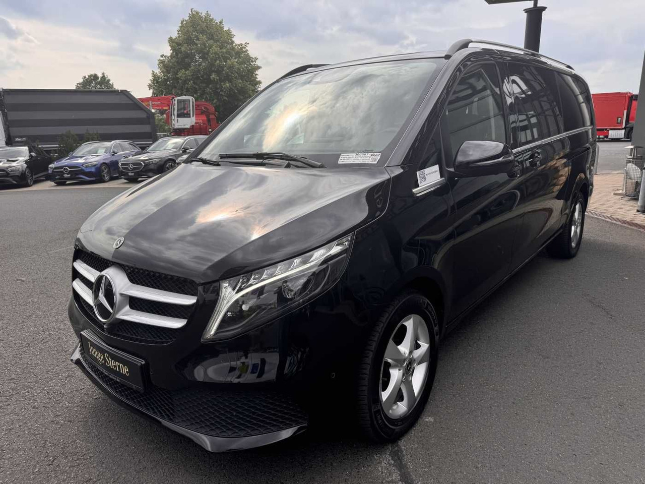 Mercedes-Benz V 300 d 4MATIC AVA 3430 AHK2,5 DISTRONIC 360 - Automobil: slika Mercedes-Benz V 300 d 4MATIC AVA 3430 AHK2,5 DISTRONIC 360 - Automobil Mercedes-Benz V 300 d 4MATIC AVA 3430 AHK2,5 DISTRONIC 360 - Automobil: slika Mercedes-Benz V 300 d 4MATIC AVA 3430 AHK2,5 DISTRONIC 360 - Automobil