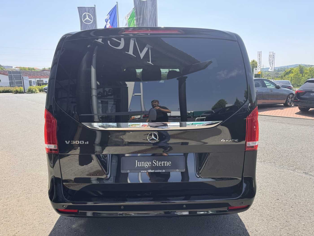 Mercedes-Benz V 300 d 4MATIC AVA 3430 AHK2,5 DISTRONIC 360 - Automobil: slika Mercedes-Benz V 300 d 4MATIC AVA 3430 AHK2,5 DISTRONIC 360 - Automobil Mercedes-Benz V 300 d 4MATIC AVA 3430 AHK2,5 DISTRONIC 360 - Automobil: slika Mercedes-Benz V 300 d 4MATIC AVA 3430 AHK2,5 DISTRONIC 360 - Automobil