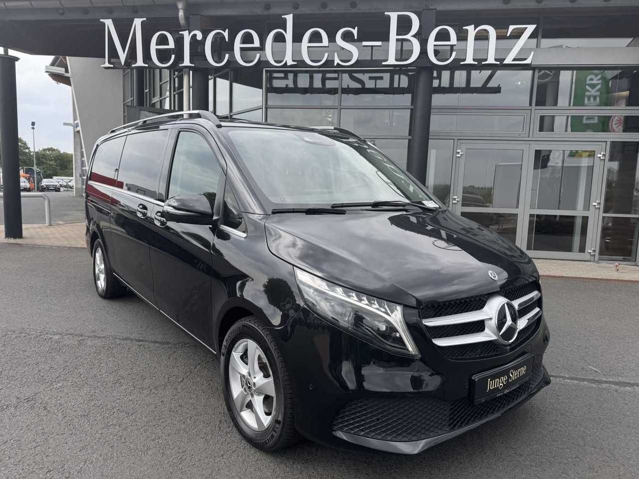 Mercedes-Benz V 300 d 4MATIC AVA 3430 AHK2,5 DISTRONIC 360 - Automobil: slika Mercedes-Benz V 300 d 4MATIC AVA 3430 AHK2,5 DISTRONIC 360 - Automobil Mercedes-Benz V 300 d 4MATIC AVA 3430 AHK2,5 DISTRONIC 360 - Automobil: slika Mercedes-Benz V 300 d 4MATIC AVA 3430 AHK2,5 DISTRONIC 360 - Automobil