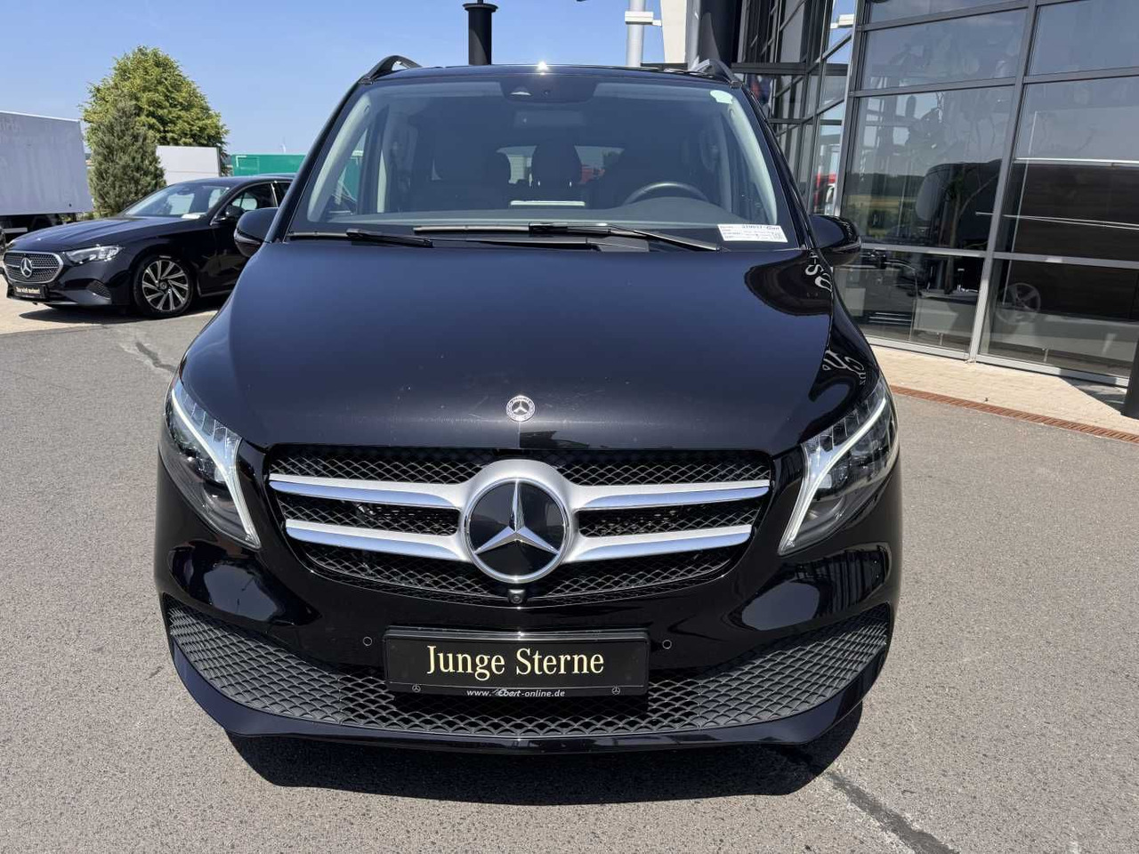 Mercedes-Benz V 300 d 4MATIC AVA 3430 AHK2,5 DISTRONIC 360 - Automobil: slika Mercedes-Benz V 300 d 4MATIC AVA 3430 AHK2,5 DISTRONIC 360 - Automobil Mercedes-Benz V 300 d 4MATIC AVA 3430 AHK2,5 DISTRONIC 360 - Automobil: slika Mercedes-Benz V 300 d 4MATIC AVA 3430 AHK2,5 DISTRONIC 360 - Automobil