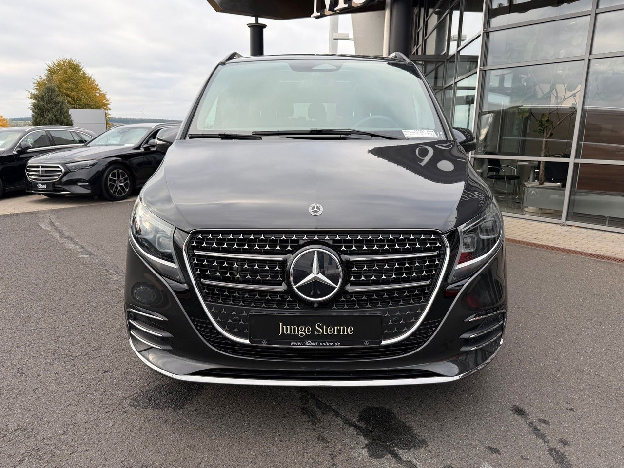 Mercedes-Benz V 300 d 4MATIC EXCLUSIVE AMG Panorama Standheiz - Karavan: slika  Mercedes-Benz V 300 d 4MATIC EXCLUSIVE AMG Panorama Standheiz - Karavan Mercedes-Benz V 300 d 4MATIC EXCLUSIVE AMG Panorama Standheiz - Karavan: slika  Mercedes-Benz V 300 d 4MATIC EXCLUSIVE AMG Panorama Standheiz - Karavan