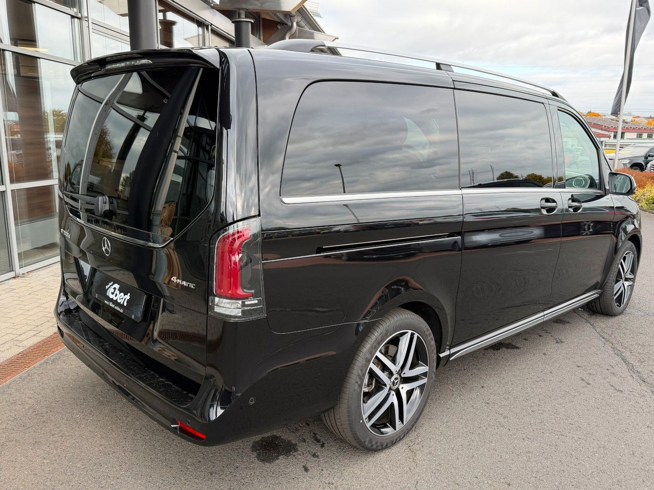 Mercedes-Benz V 300 d 4MATIC EXCLUSIVE Luxus-Sitze AHK2,5to - Putnički kombi: slika  Mercedes-Benz V 300 d 4MATIC EXCLUSIVE Luxus-Sitze AHK2,5to - Putnički kombi Mercedes-Benz V 300 d 4MATIC EXCLUSIVE Luxus-Sitze AHK2,5to - Putnički kombi: slika  Mercedes-Benz V 300 d 4MATIC EXCLUSIVE Luxus-Sitze AHK2,5to - Putnički kombi