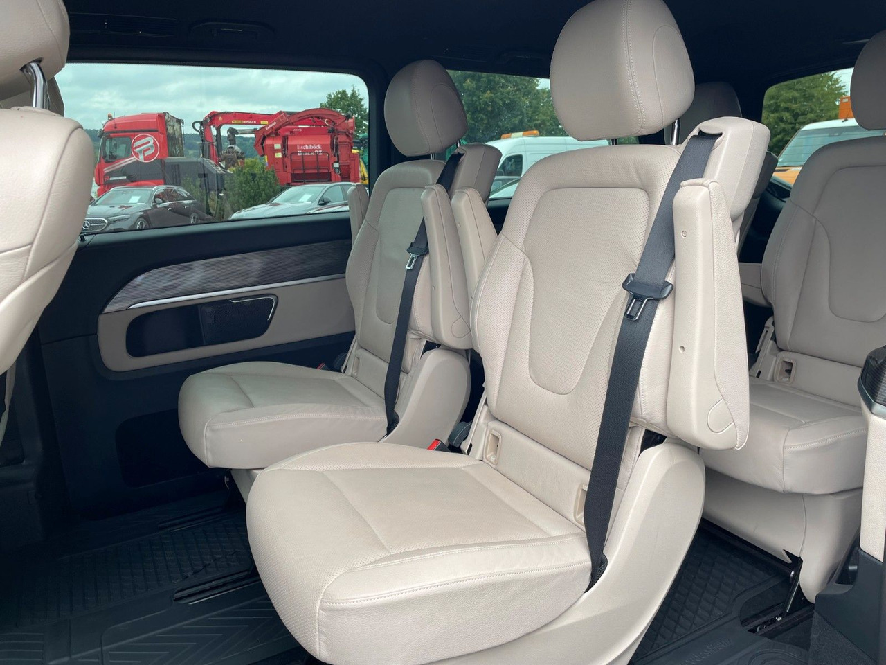 Karavan Mercedes-Benz V 300 d AVA ED 4MATIC Sitzklima Burmester 6Sitze: slika Karavan Mercedes-Benz V 300 d AVA ED 4MATIC Sitzklima Burmester 6Sitze