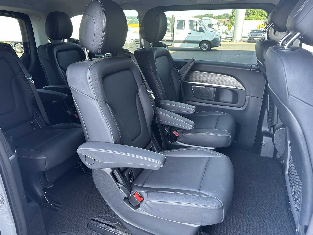 Putnički kombi Mercedes-Benz V 300 d AVA ED 6Sitze Burmester 360Kamera el Tür: slika Putnički kombi Mercedes-Benz V 300 d AVA ED 6Sitze Burmester 360Kamera el Tür