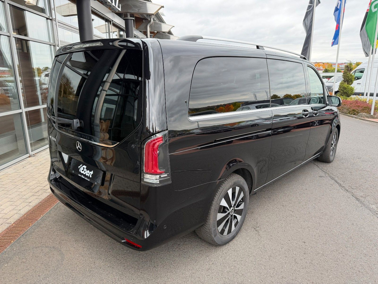 Mercedes-Benz V 300 d AVANTGARDE Extralang 360Kamera Standh - Karavan: slika  Mercedes-Benz V 300 d AVANTGARDE Extralang 360Kamera Standh - Karavan Mercedes-Benz V 300 d AVANTGARDE Extralang 360Kamera Standh - Karavan: slika  Mercedes-Benz V 300 d AVANTGARDE Extralang 360Kamera Standh - Karavan