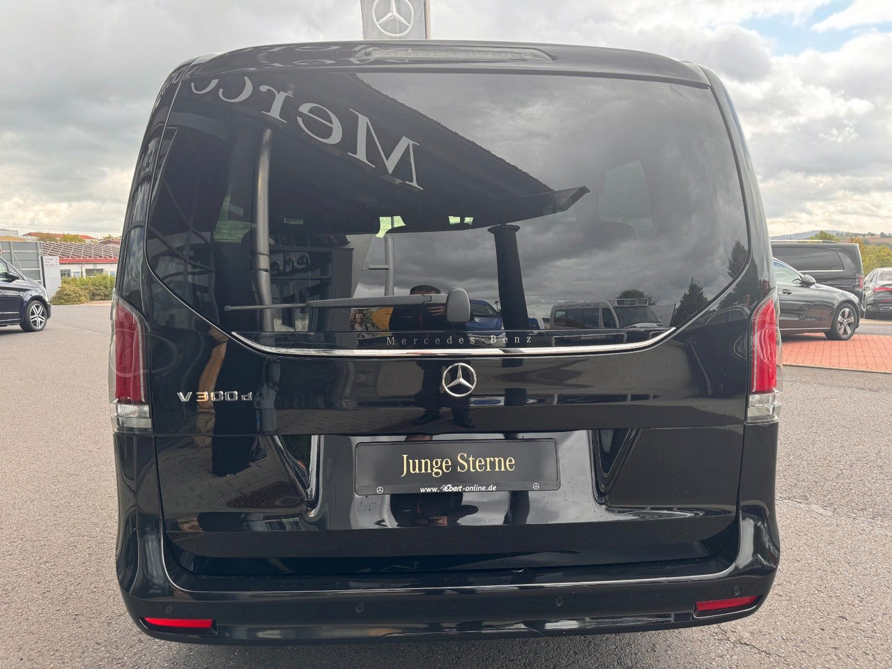 Mercedes-Benz V 300 d AVANTGARDE Extralang 360Kamera Standheiz - Karavan: slika Mercedes-Benz V 300 d AVANTGARDE Extralang 360Kamera Standheiz - Karavan Mercedes-Benz V 300 d AVANTGARDE Extralang 360Kamera Standheiz - Karavan: slika Mercedes-Benz V 300 d AVANTGARDE Extralang 360Kamera Standheiz - Karavan