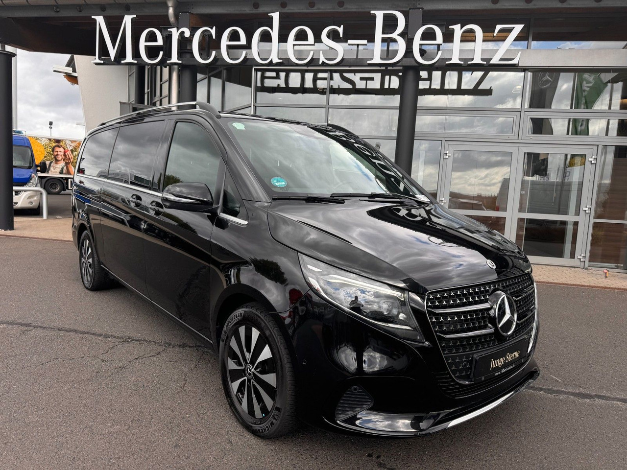 Mercedes-Benz V 300 d AVANTGARDE Extralang 360Kamera Standheiz - Karavan: slika Mercedes-Benz V 300 d AVANTGARDE Extralang 360Kamera Standheiz - Karavan Mercedes-Benz V 300 d AVANTGARDE Extralang 360Kamera Standheiz - Karavan: slika Mercedes-Benz V 300 d AVANTGARDE Extralang 360Kamera Standheiz - Karavan