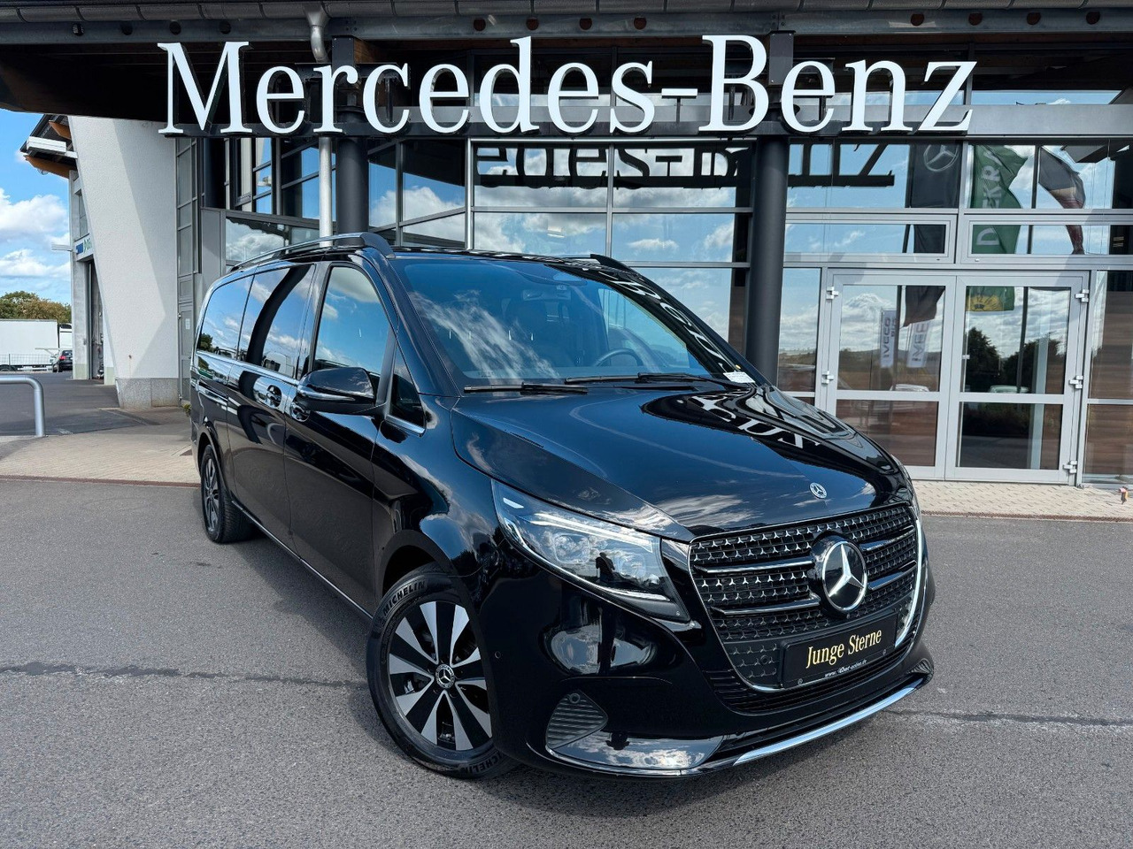 Mercedes-Benz V 300 d AVANTGARDE Extralang 360Kamera Standheiz - Karavan: slika  Mercedes-Benz V 300 d AVANTGARDE Extralang 360Kamera Standheiz - Karavan Mercedes-Benz V 300 d AVANTGARDE Extralang 360Kamera Standheiz - Karavan: slika  Mercedes-Benz V 300 d AVANTGARDE Extralang 360Kamera Standheiz - Karavan