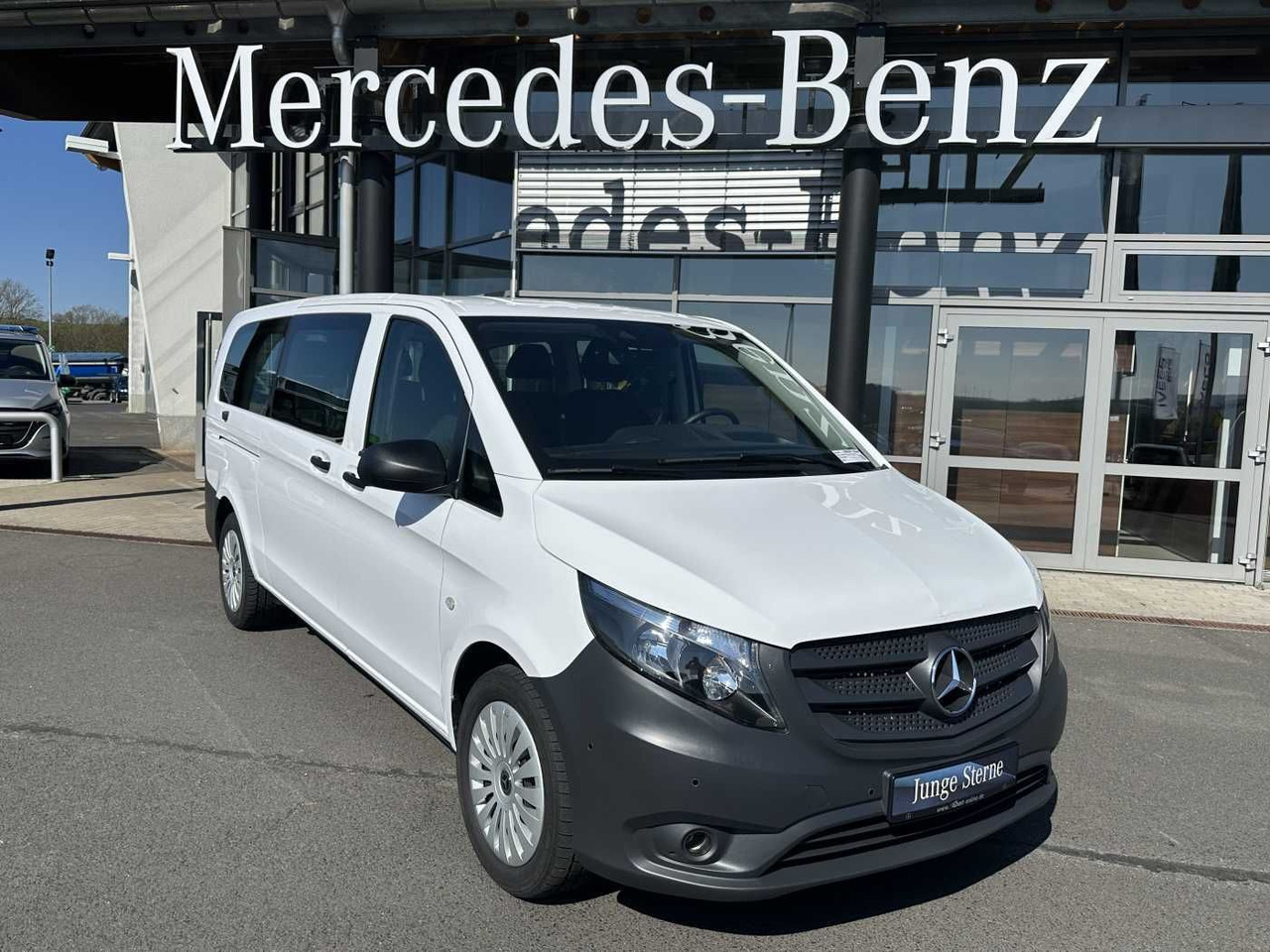 Mercedes-Benz Vito 114 CDI Tourer 8Sitze Klima Audio40 Kamera - Putnički kombi: slika Mercedes-Benz Vito 114 CDI Tourer 8Sitze Klima Audio40 Kamera - Putnički kombi Mercedes-Benz Vito 114 CDI Tourer 8Sitze Klima Audio40 Kamera - Putnički kombi: slika Mercedes-Benz Vito 114 CDI Tourer 8Sitze Klima Audio40 Kamera - Putnički kombi