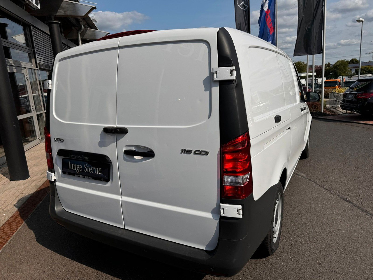 Mercedes-Benz Vito 116 CDI 3200 Klima Kamera Audio40 - Furgon: slika Mercedes-Benz Vito 116 CDI 3200 Klima Kamera Audio40 - Furgon Mercedes-Benz Vito 116 CDI 3200 Klima Kamera Audio40 - Furgon: slika Mercedes-Benz Vito 116 CDI 3200 Klima Kamera Audio40 - Furgon