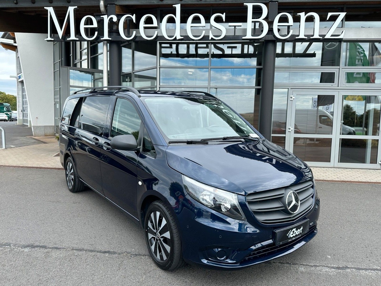 Mercedes-Benz Vito 116 CDI Tourer Pro Liege-Paket Panoramadach - Putnički kombi: slika Mercedes-Benz Vito 116 CDI Tourer Pro Liege-Paket Panoramadach - Putnički kombi Mercedes-Benz Vito 116 CDI Tourer Pro Liege-Paket Panoramadach - Putnički kombi: slika Mercedes-Benz Vito 116 CDI Tourer Pro Liege-Paket Panoramadach - Putnički kombi