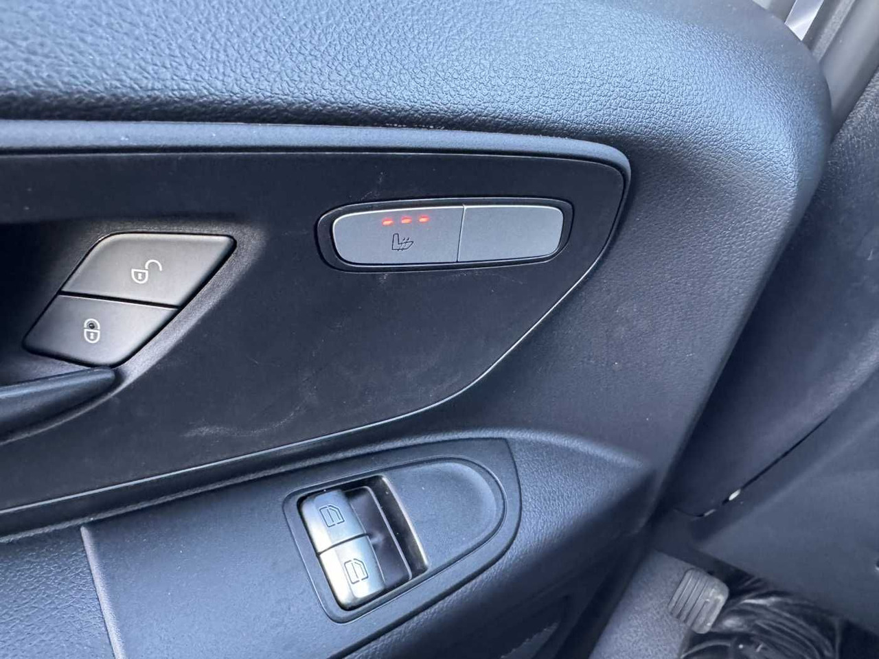 Novi Mali kombi, Električno dostavno vozilo Mercedes-Benz eVito 112 Audio 30 Sitzheizung Kamera Tempomat: slika Novi Mali kombi, Električno dostavno vozilo Mercedes-Benz eVito 112 Audio 30 Sitzheizung Kamera Tempomat