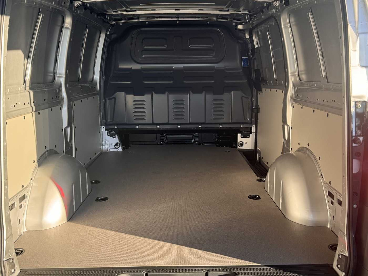 Novi Mali kombi, Električno dostavno vozilo Mercedes-Benz eVito 112 Audio 30 Sitzheizung Kamera Tempomat: slika Novi Mali kombi, Električno dostavno vozilo Mercedes-Benz eVito 112 Audio 30 Sitzheizung Kamera Tempomat