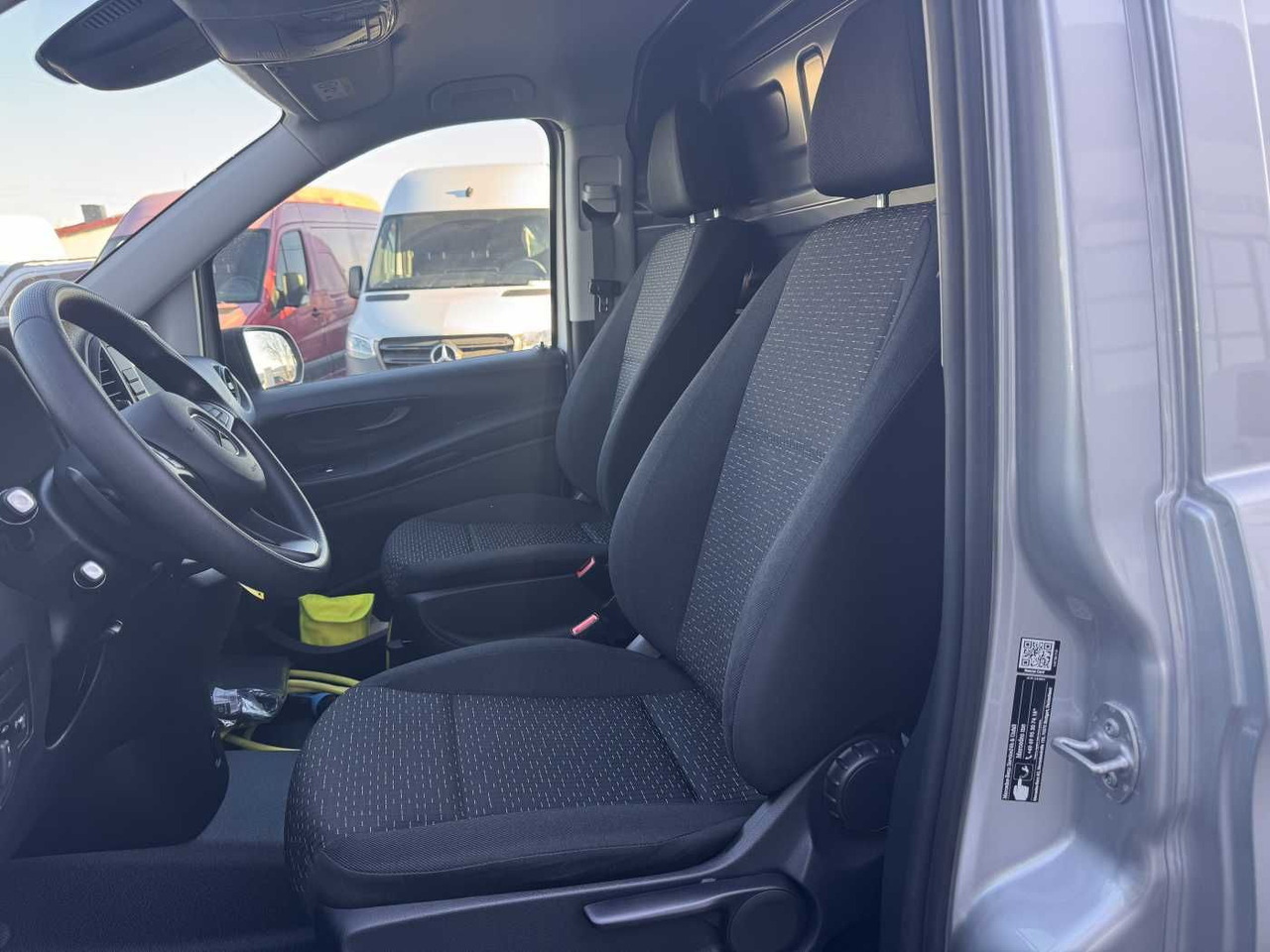 Novi Mali kombi, Električno dostavno vozilo Mercedes-Benz eVito 112 Audio 30 Sitzheizung Kamera Tempomat: slika Novi Mali kombi, Električno dostavno vozilo Mercedes-Benz eVito 112 Audio 30 Sitzheizung Kamera Tempomat