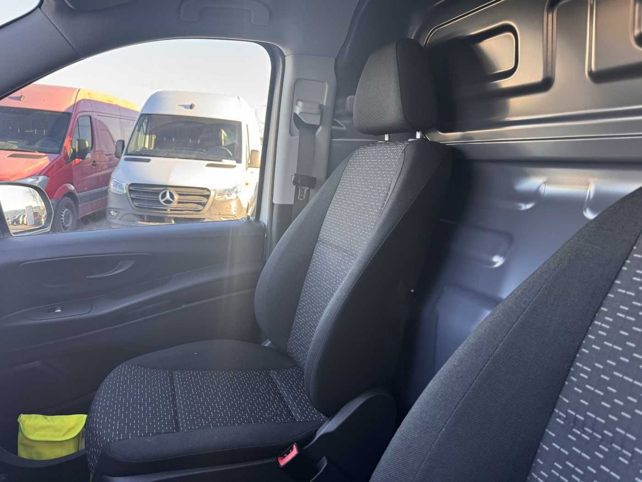 Novi Mali kombi, Električno dostavno vozilo Mercedes-Benz eVito 112 Audio 30 Sitzheizung Kamera Tempomat: slika Novi Mali kombi, Električno dostavno vozilo Mercedes-Benz eVito 112 Audio 30 Sitzheizung Kamera Tempomat