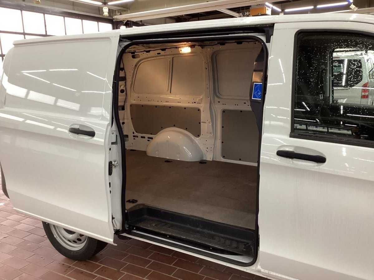 Mercedes-Benz eVito 112 Klima Kamera Audio30 Heckklappe - Mali kombi, Električno dostavno vozilo: slika Mercedes-Benz eVito 112 Klima Kamera Audio30 Heckklappe - Mali kombi, Električno dostavno vozilo Mercedes-Benz eVito 112 Klima Kamera Audio30 Heckklappe - Mali kombi, Električno dostavno vozilo: slika Mercedes-Benz eVito 112 Klima Kamera Audio30 Heckklappe - Mali kombi, Električno dostavno vozilo