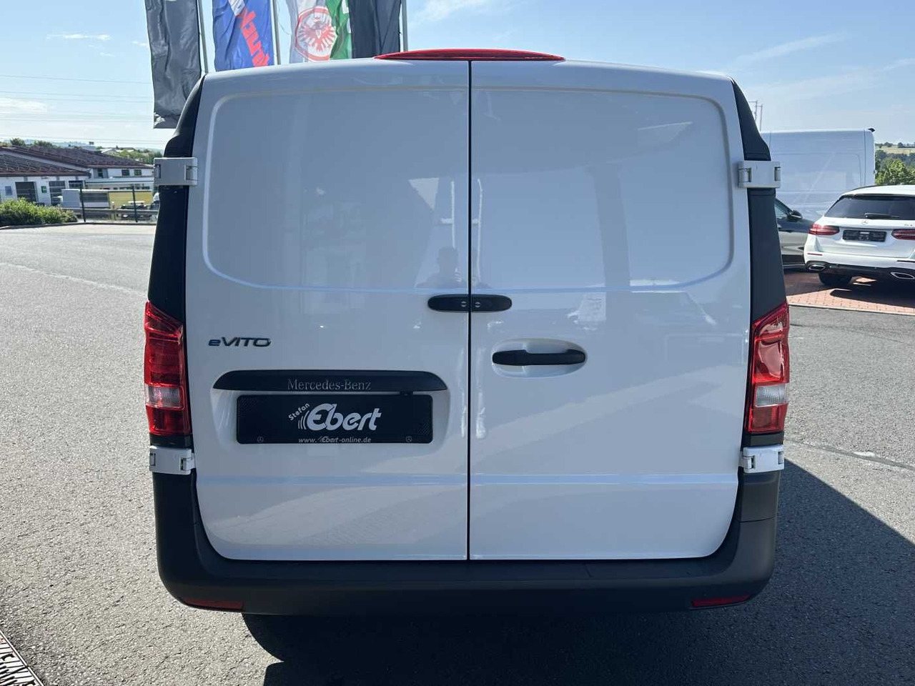 Mercedes-Benz eVito 112 Klima Kamera Navi SHZ Tempomat - Mali kombi, Električno dostavno vozilo: slika Mercedes-Benz eVito 112 Klima Kamera Navi SHZ Tempomat - Mali kombi, Električno dostavno vozilo Mercedes-Benz eVito 112 Klima Kamera Navi SHZ Tempomat - Mali kombi, Električno dostavno vozilo: slika Mercedes-Benz eVito 112 Klima Kamera Navi SHZ Tempomat - Mali kombi, Električno dostavno vozilo