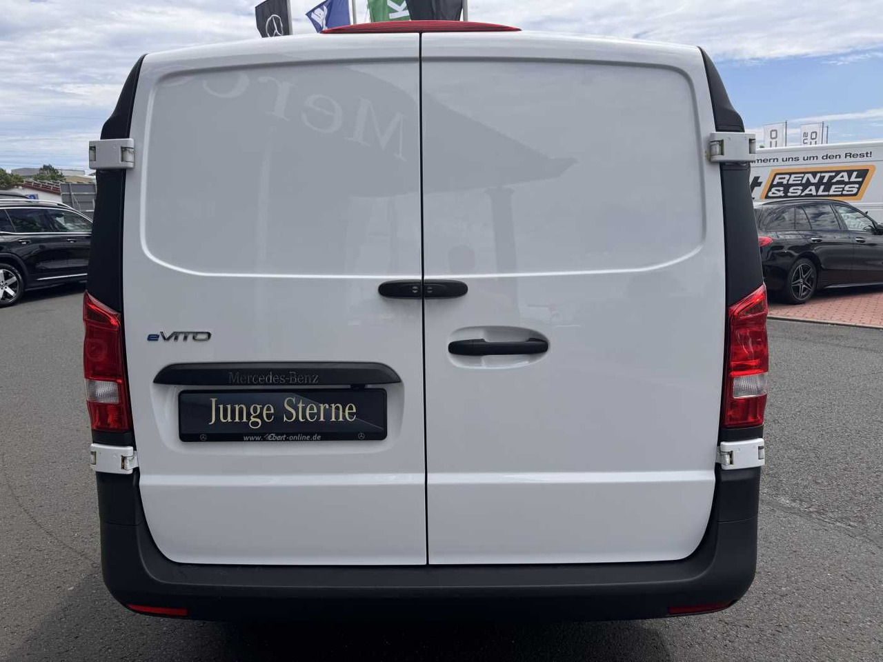 Mercedes-Benz eVito 112 Klima Kamera Navi SHZ Tempomat - Mali kombi, Električno dostavno vozilo: slika Mercedes-Benz eVito 112 Klima Kamera Navi SHZ Tempomat - Mali kombi, Električno dostavno vozilo Mercedes-Benz eVito 112 Klima Kamera Navi SHZ Tempomat - Mali kombi, Električno dostavno vozilo: slika Mercedes-Benz eVito 112 Klima Kamera Navi SHZ Tempomat - Mali kombi, Električno dostavno vozilo
