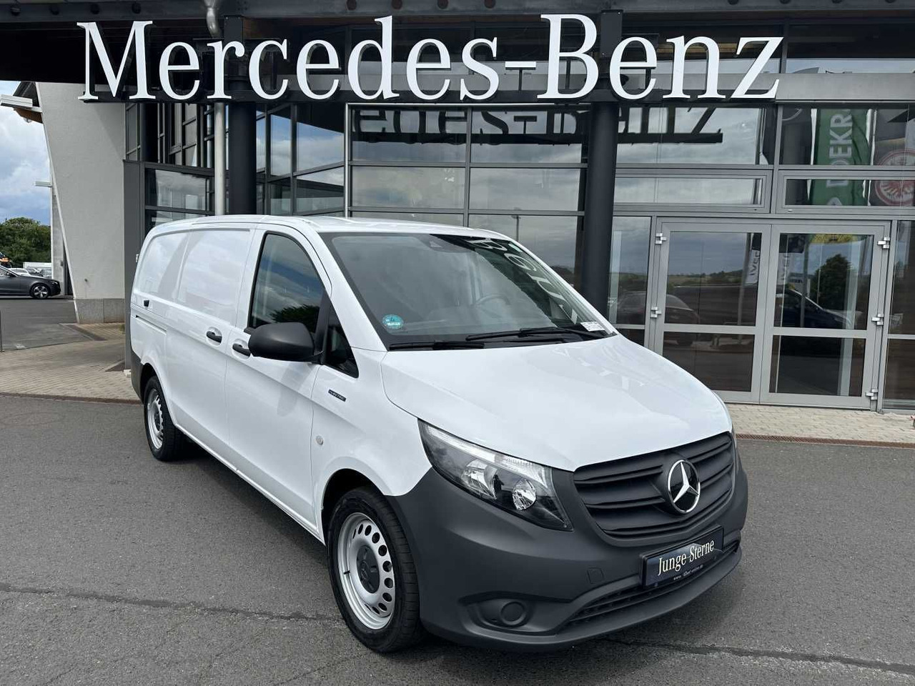 Mercedes-Benz eVito 112 Klima Kamera Navi SHZ Tempomat - Mali kombi, Električno dostavno vozilo: slika Mercedes-Benz eVito 112 Klima Kamera Navi SHZ Tempomat - Mali kombi, Električno dostavno vozilo Mercedes-Benz eVito 112 Klima Kamera Navi SHZ Tempomat - Mali kombi, Električno dostavno vozilo: slika Mercedes-Benz eVito 112 Klima Kamera Navi SHZ Tempomat - Mali kombi, Električno dostavno vozilo