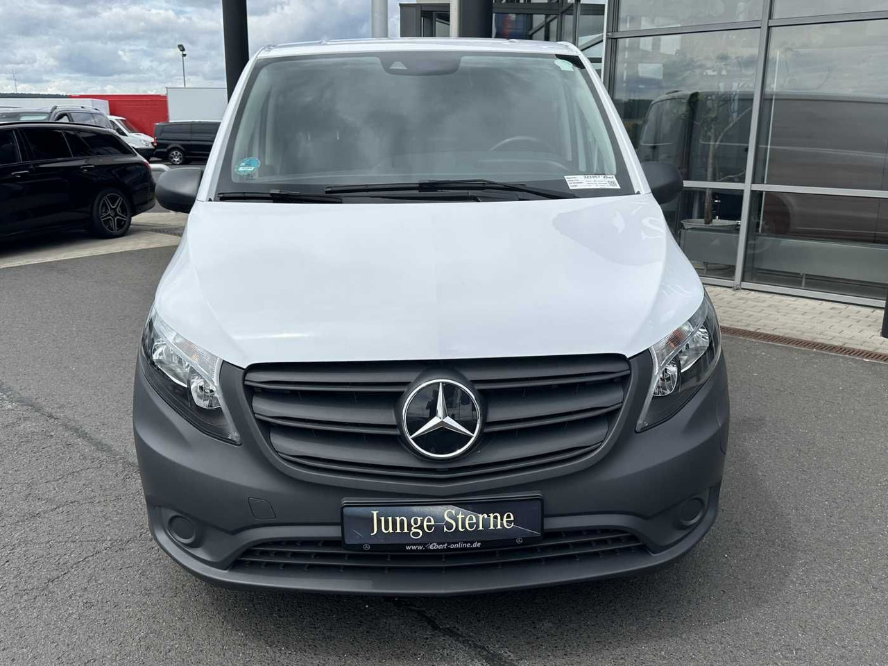 Mercedes-Benz eVito 112 Klima Kamera Navi SHZ Tempomat - Mali kombi, Električno dostavno vozilo: slika Mercedes-Benz eVito 112 Klima Kamera Navi SHZ Tempomat - Mali kombi, Električno dostavno vozilo Mercedes-Benz eVito 112 Klima Kamera Navi SHZ Tempomat - Mali kombi, Električno dostavno vozilo: slika Mercedes-Benz eVito 112 Klima Kamera Navi SHZ Tempomat - Mali kombi, Električno dostavno vozilo