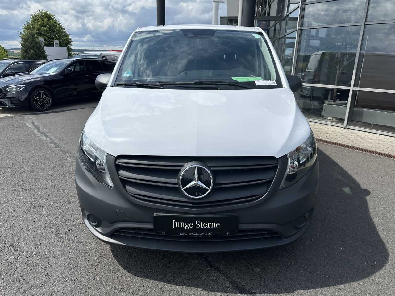 Mercedes-Benz eVito 112 Klima Kamera Navi SHZ Tempomat - Mali kombi, Električno dostavno vozilo: slika Mercedes-Benz eVito 112 Klima Kamera Navi SHZ Tempomat - Mali kombi, Električno dostavno vozilo Mercedes-Benz eVito 112 Klima Kamera Navi SHZ Tempomat - Mali kombi, Električno dostavno vozilo: slika Mercedes-Benz eVito 112 Klima Kamera Navi SHZ Tempomat - Mali kombi, Električno dostavno vozilo