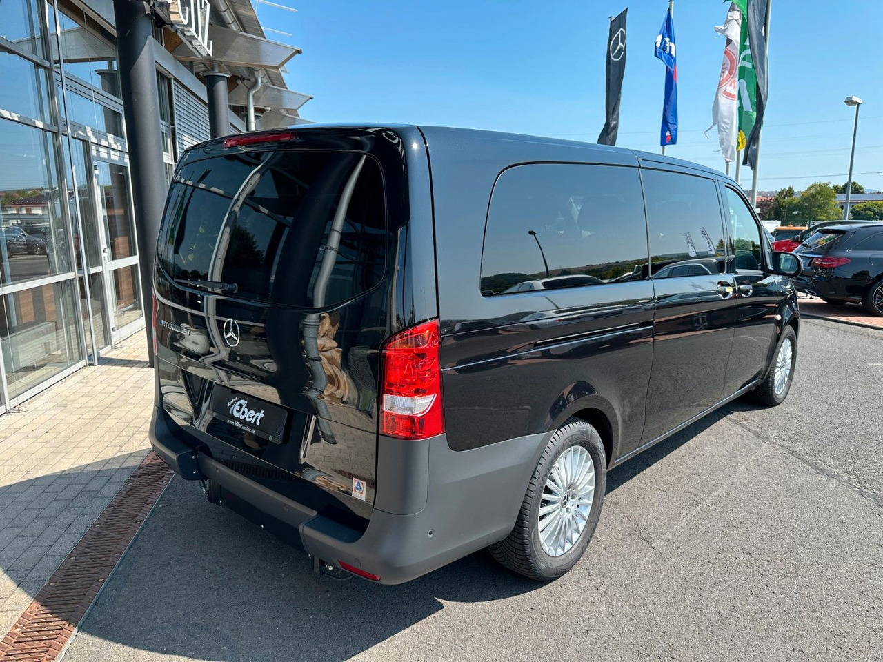 Mercedes-Benz eVito 129 Tourer Behinderten-/Rollstuhlrampe - Putnički kombi, Električno dostavno vozilo: slika Mercedes-Benz eVito 129 Tourer Behinderten-/Rollstuhlrampe - Putnički kombi, Električno dostavno vozilo Mercedes-Benz eVito 129 Tourer Behinderten-/Rollstuhlrampe - Putnički kombi, Električno dostavno vozilo: slika Mercedes-Benz eVito 129 Tourer Behinderten-/Rollstuhlrampe - Putnički kombi, Električno dostavno vozilo