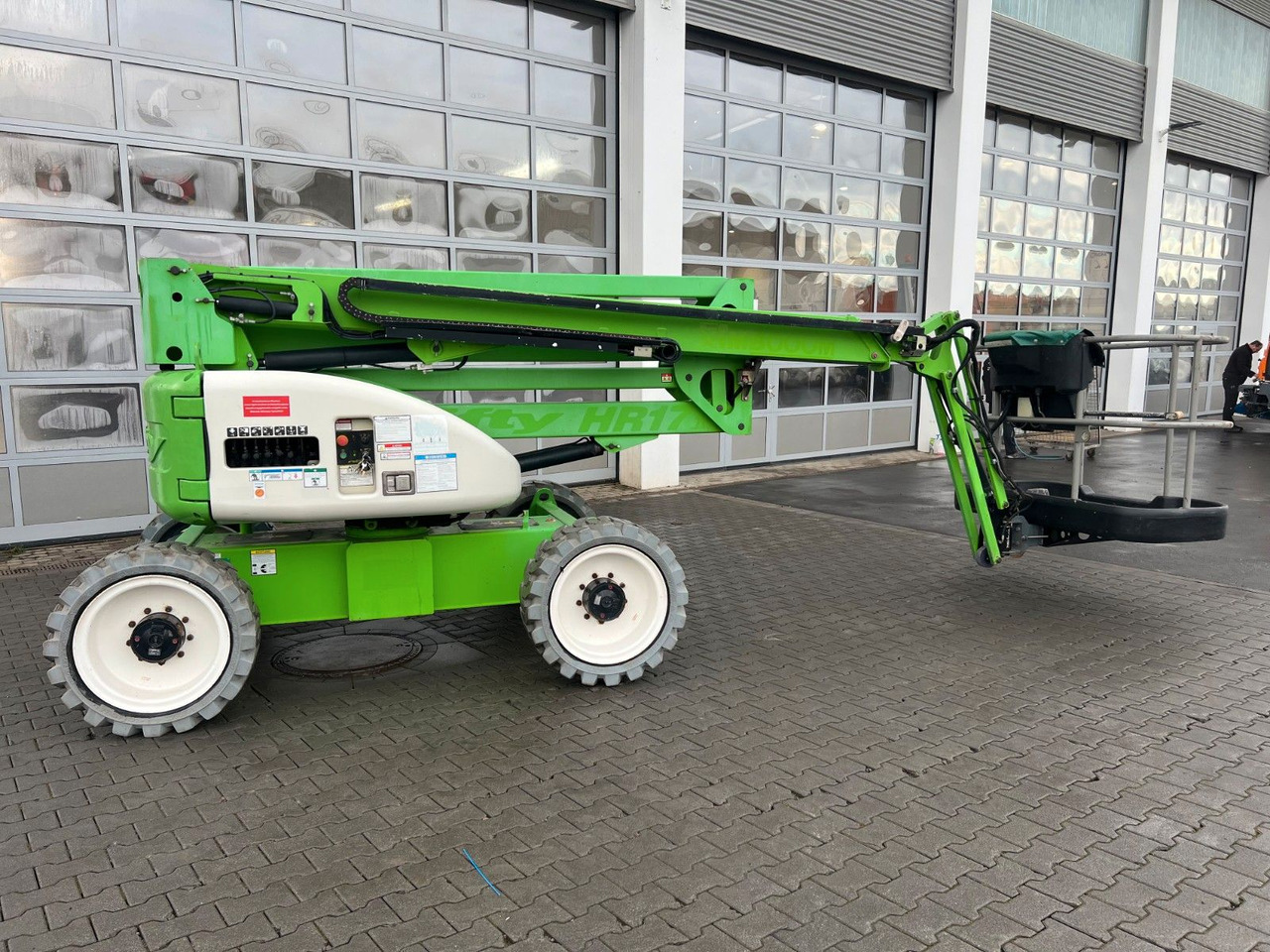 Niftylift HR17D 4X4 / 1.636h / 17m Arbeithöhe - Podizna platforma montirana na kamion: slika Niftylift HR17D 4X4 / 1.636h / 17m Arbeithöhe - Podizna platforma montirana na kamion Niftylift HR17D 4X4 / 1.636h / 17m Arbeithöhe - Podizna platforma montirana na kamion: slika Niftylift HR17D 4X4 / 1.636h / 17m Arbeithöhe - Podizna platforma montirana na kamion