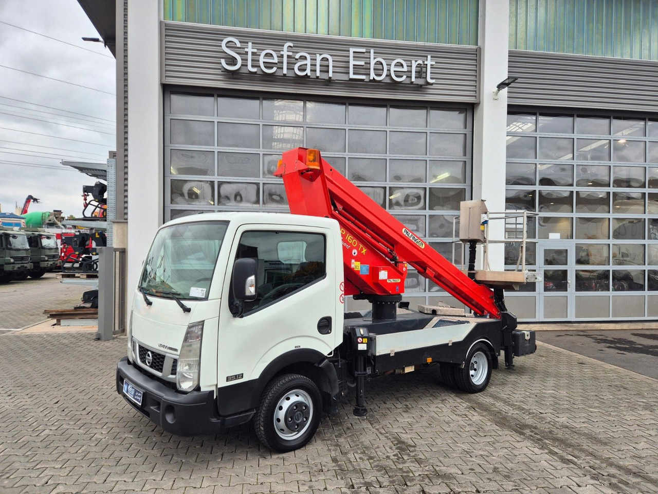 Nissan Cabstar NT400 Palfinger P 160 TX 16m 1.104h - Podizna platforma montirana na kamion: slika Nissan Cabstar NT400 Palfinger P 160 TX 16m 1.104h - Podizna platforma montirana na kamion Nissan Cabstar NT400 Palfinger P 160 TX 16m 1.104h - Podizna platforma montirana na kamion: slika Nissan Cabstar NT400 Palfinger P 160 TX 16m 1.104h - Podizna platforma montirana na kamion
