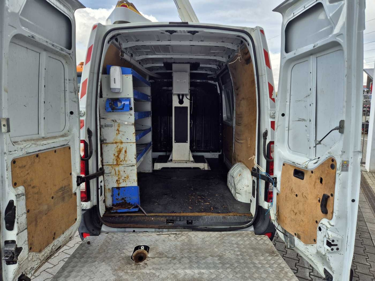 Opel Movano 2.3 CDTI /KLUBB K32, 12,5m - Podizna platforma montirana na kamion: slika Opel Movano 2.3 CDTI /KLUBB K32, 12,5m - Podizna platforma montirana na kamion Opel Movano 2.3 CDTI /KLUBB K32, 12,5m - Podizna platforma montirana na kamion: slika Opel Movano 2.3 CDTI /KLUBB K32, 12,5m - Podizna platforma montirana na kamion