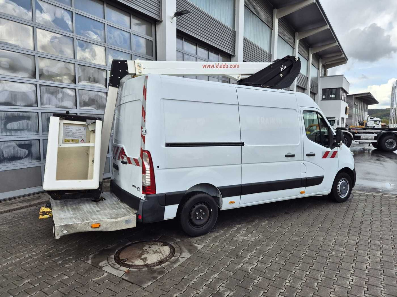 Opel Movano 2.3 CDTI /KLUBB K32, 12,5m - Podizna platforma montirana na kamion: slika Opel Movano 2.3 CDTI /KLUBB K32, 12,5m - Podizna platforma montirana na kamion Opel Movano 2.3 CDTI /KLUBB K32, 12,5m - Podizna platforma montirana na kamion: slika Opel Movano 2.3 CDTI /KLUBB K32, 12,5m - Podizna platforma montirana na kamion
