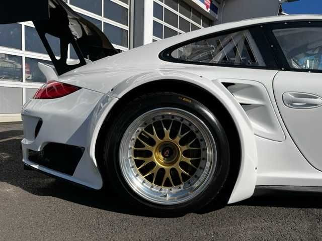 Automobil Porsche 997 GT2 RSR Rennwagen: slika Automobil Porsche 997 GT2 RSR Rennwagen