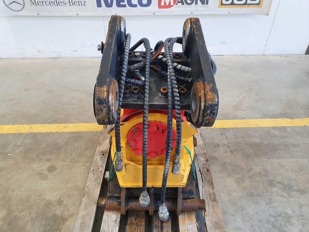 Rädlinger Schwenkrotator CAT M318 / CW 40 / 2016 - Tiltrotator: slika Rädlinger Schwenkrotator CAT M318 / CW 40 / 2016 - Tiltrotator Rädlinger Schwenkrotator CAT M318 / CW 40 / 2016 - Tiltrotator: slika Rädlinger Schwenkrotator CAT M318 / CW 40 / 2016 - Tiltrotator