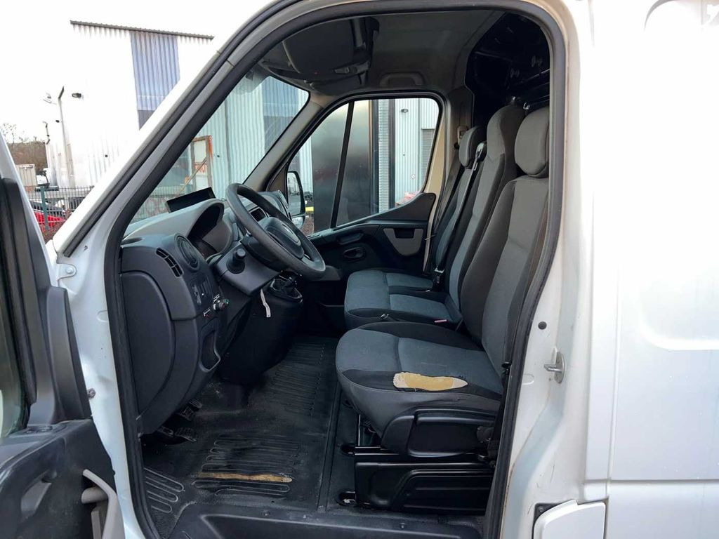 Podizna platforma montirana na kamion, Dostavno vozilo Renault Master 2.3 dCi / KLUBB K26, 12m: slika Podizna platforma montirana na kamion, Dostavno vozilo Renault Master 2.3 dCi / KLUBB K26, 12m