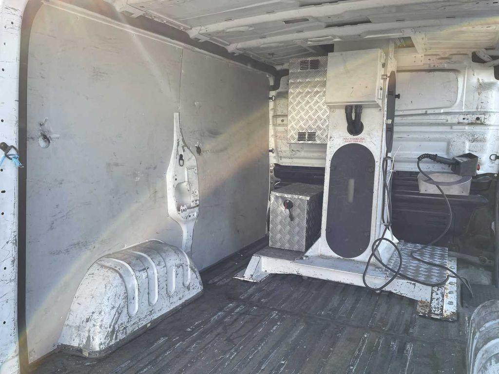 Zakup Renault Trafic dCi 120 L1H1 / TIME France ETL 21 8m  Renault Trafic dCi 120 L1H1 / TIME France ETL 21 8m: slika Zakup Renault Trafic dCi 120 L1H1 / TIME France ETL 21 8m  Renault Trafic dCi 120 L1H1 / TIME France ETL 21 8m