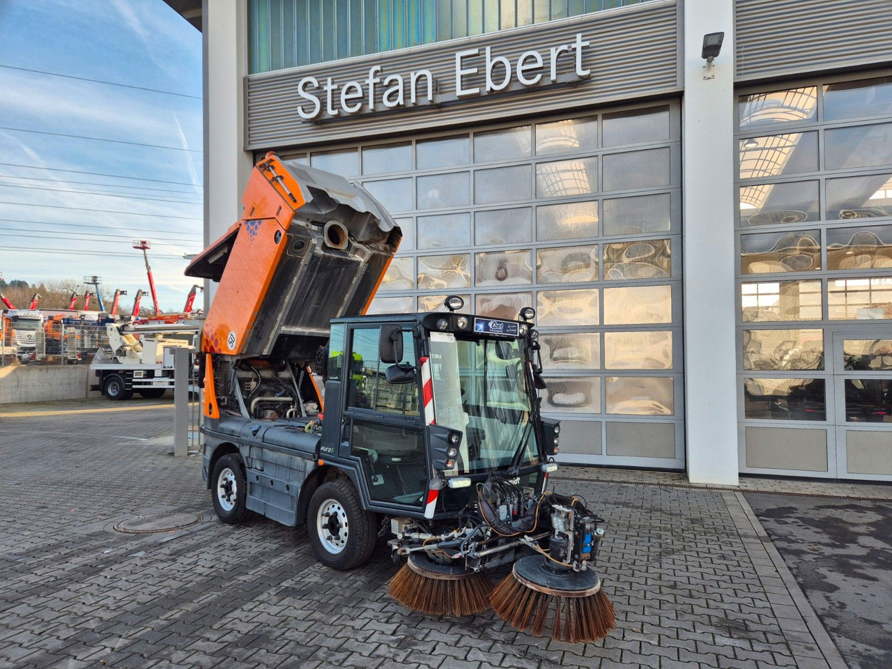 Schmidt Swingo Compact 200+ Winterdienst Klima - Cestovna čistilica: slika Schmidt Swingo Compact 200+ Winterdienst Klima - Cestovna čistilica Schmidt Swingo Compact 200+ Winterdienst Klima - Cestovna čistilica: slika Schmidt Swingo Compact 200+ Winterdienst Klima - Cestovna čistilica