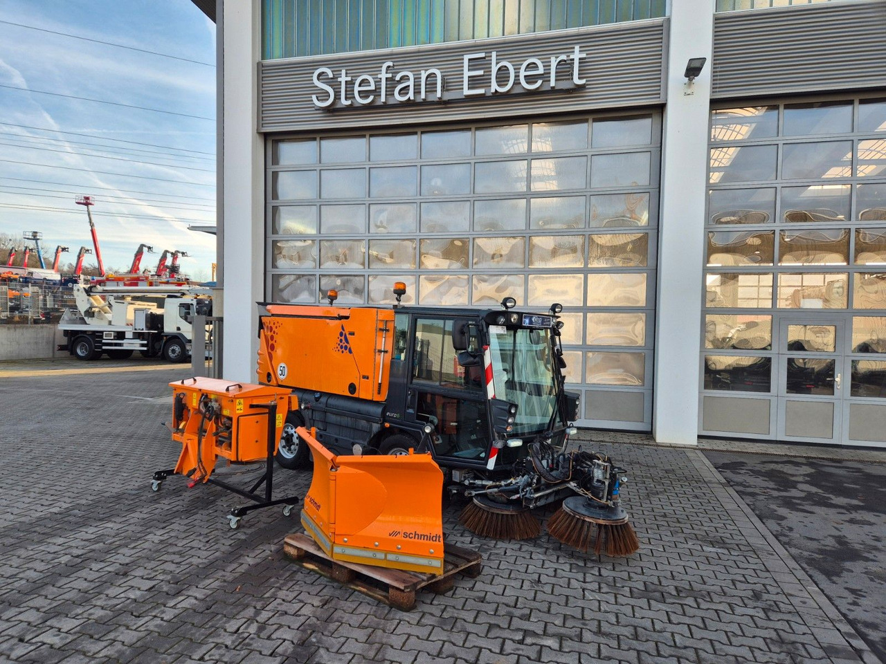 Schmidt Swingo Compact 200+ Winterdienst Klima - Cestovna čistilica: slika Schmidt Swingo Compact 200+ Winterdienst Klima - Cestovna čistilica Schmidt Swingo Compact 200+ Winterdienst Klima - Cestovna čistilica: slika Schmidt Swingo Compact 200+ Winterdienst Klima - Cestovna čistilica