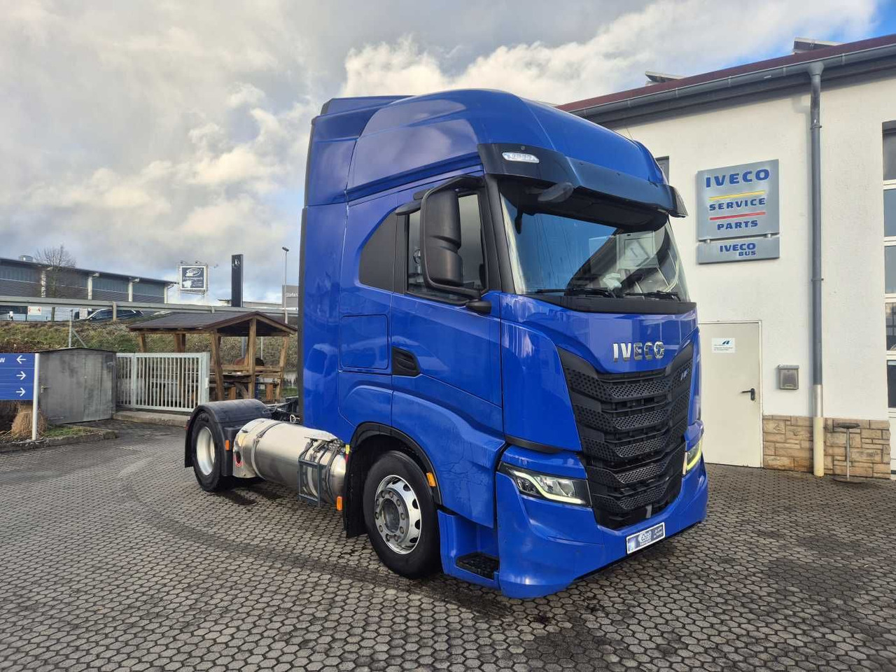 Iveco S-Way 460 NP LNG ACC Intarder Navi - Tegljač: slika Iveco S-Way 460 NP LNG ACC Intarder Navi - Tegljač Iveco S-Way 460 NP LNG ACC Intarder Navi - Tegljač: slika Iveco S-Way 460 NP LNG ACC Intarder Navi - Tegljač