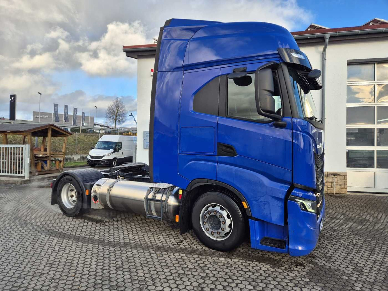 Iveco S-Way 460 NP LNG ACC Intarder Navi - Tegljač: slika Iveco S-Way 460 NP LNG ACC Intarder Navi - Tegljač Iveco S-Way 460 NP LNG ACC Intarder Navi - Tegljač: slika Iveco S-Way 460 NP LNG ACC Intarder Navi - Tegljač