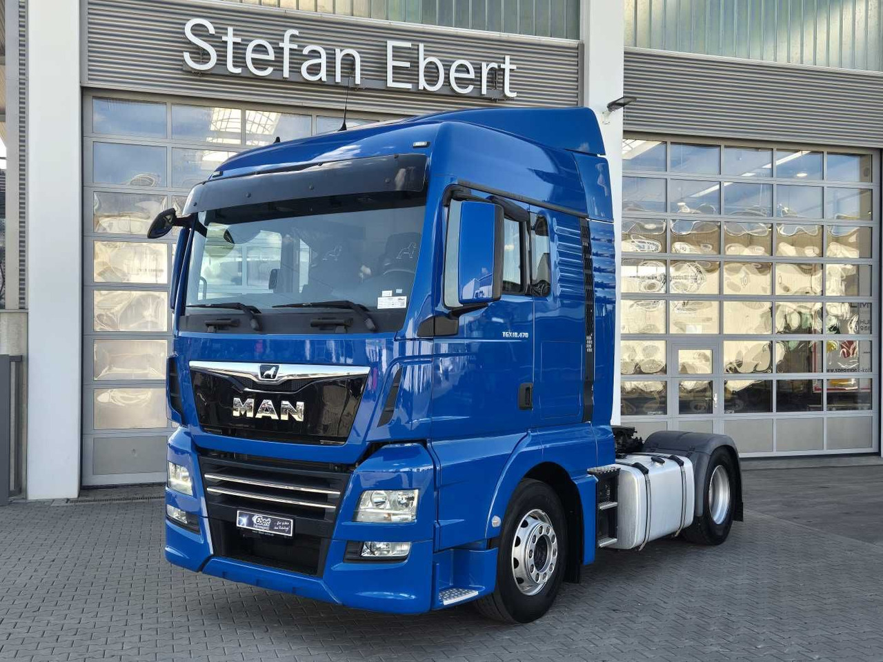 MAN TGX 18.470 4x2 LLS Fahrschule 5 Sitze Intarder - Tegljač: slika MAN TGX 18.470 4x2 LLS Fahrschule 5 Sitze Intarder - Tegljač MAN TGX 18.470 4x2 LLS Fahrschule 5 Sitze Intarder - Tegljač: slika MAN TGX 18.470 4x2 LLS Fahrschule 5 Sitze Intarder - Tegljač