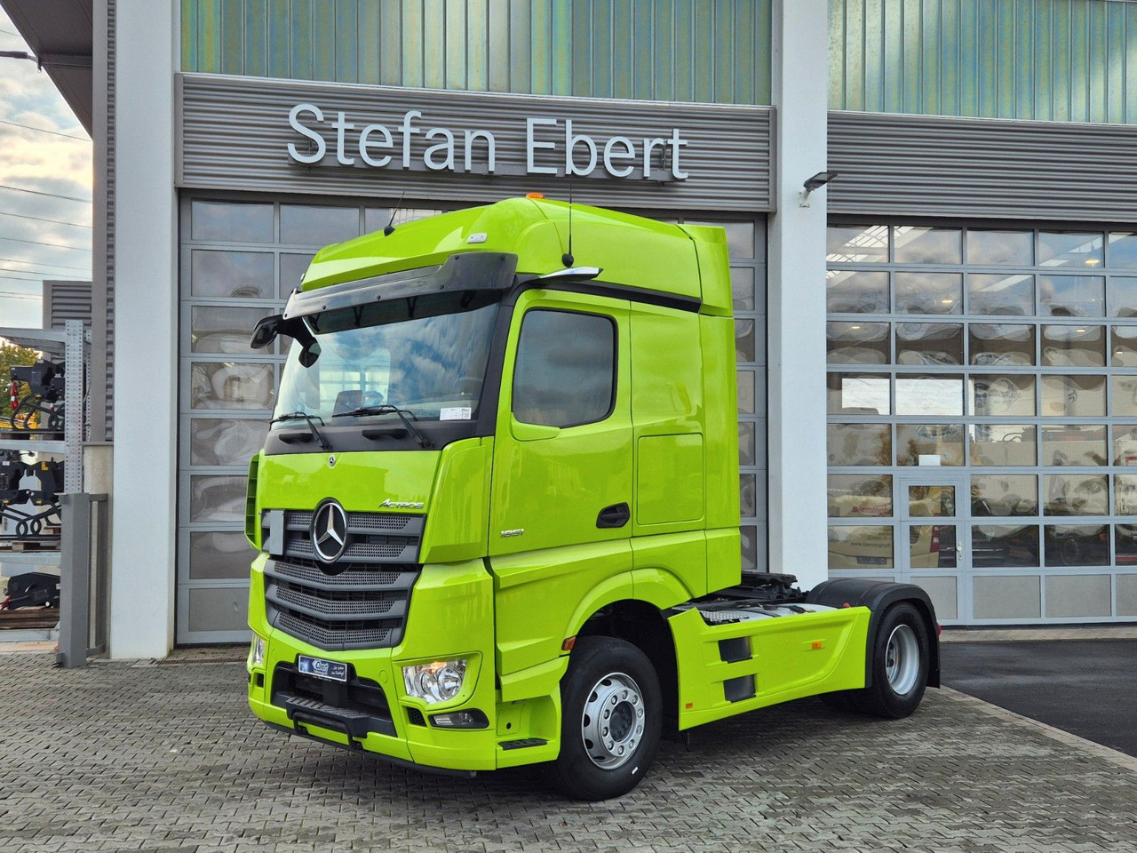Mercedes-Benz Actros 1851 LS Öl-Retarder Standklima Mirror Big - Tegljač: slika Mercedes-Benz Actros 1851 LS Öl-Retarder Standklima Mirror Big - Tegljač Mercedes-Benz Actros 1851 LS Öl-Retarder Standklima Mirror Big - Tegljač: slika Mercedes-Benz Actros 1851 LS Öl-Retarder Standklima Mirror Big - Tegljač