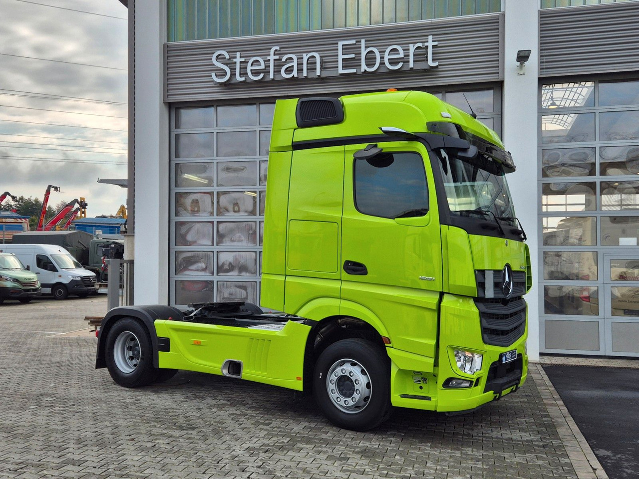 Mercedes-Benz Actros 1851 LS Öl-Retarder Standklima Mirror Big - Tegljač: slika Mercedes-Benz Actros 1851 LS Öl-Retarder Standklima Mirror Big - Tegljač Mercedes-Benz Actros 1851 LS Öl-Retarder Standklima Mirror Big - Tegljač: slika Mercedes-Benz Actros 1851 LS Öl-Retarder Standklima Mirror Big - Tegljač