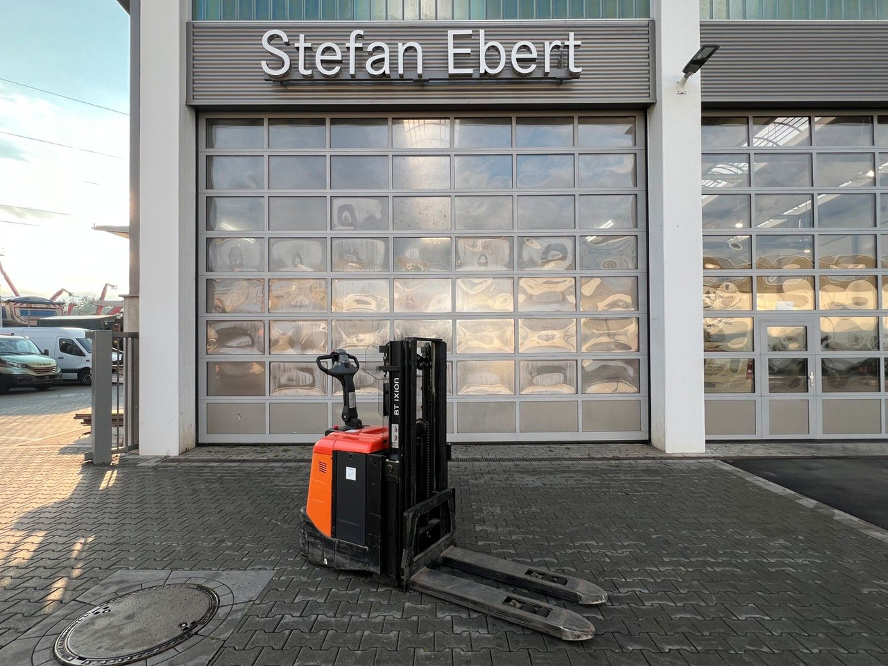 Toyota SPE 125 L / nur 382h ! / Hochhubwagen / 3.350mm - Slagač stoga: slika Toyota SPE 125 L / nur 382h ! / Hochhubwagen / 3.350mm - Slagač stoga Toyota SPE 125 L / nur 382h ! / Hochhubwagen / 3.350mm - Slagač stoga: slika Toyota SPE 125 L / nur 382h ! / Hochhubwagen / 3.350mm - Slagač stoga