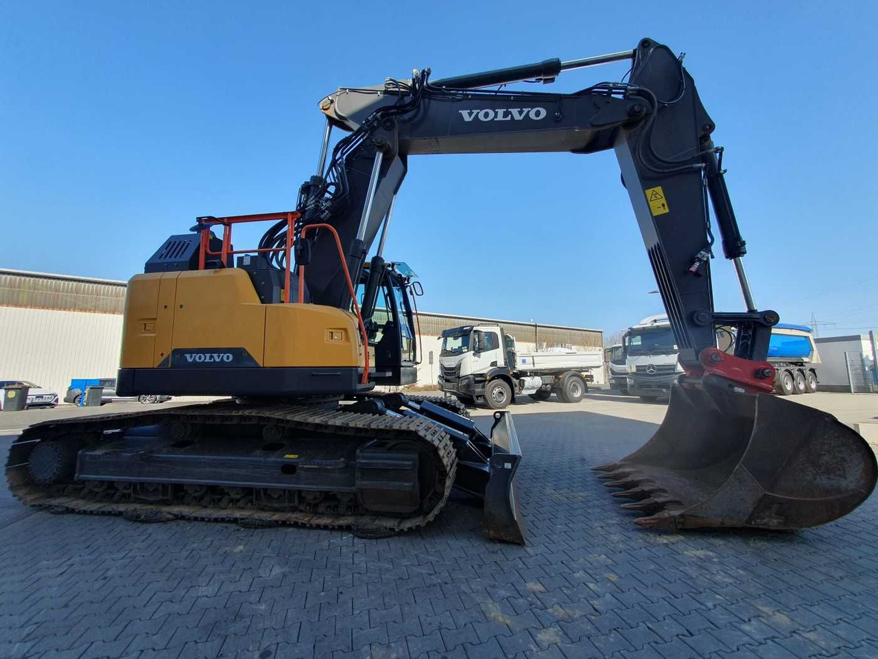 Zakup  Volvo ECR 355E NL / nur 534h! / HS25 / Schild / 1x TL Volvo ECR 355E NL / nur 534h! / HS25 / Schild / 1x TL: slika Zakup  Volvo ECR 355E NL / nur 534h! / HS25 / Schild / 1x TL Volvo ECR 355E NL / nur 534h! / HS25 / Schild / 1x TL