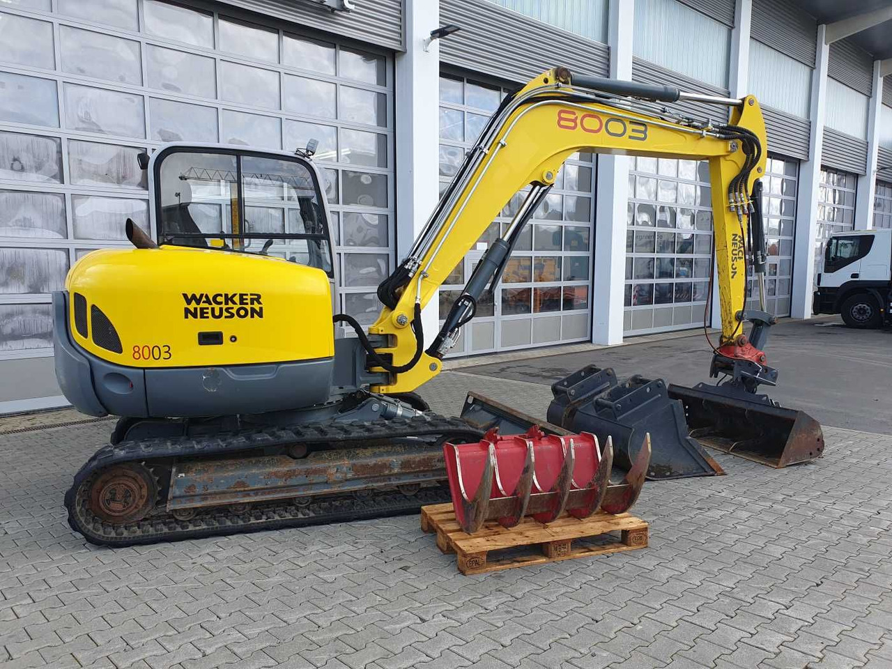 Wacker 8003 / MS08 / nur 4.035h / 2014 / Löffelpaket - Mini bager: slika Wacker 8003 / MS08 / nur 4.035h / 2014 / Löffelpaket - Mini bager Wacker 8003 / MS08 / nur 4.035h / 2014 / Löffelpaket - Mini bager: slika Wacker 8003 / MS08 / nur 4.035h / 2014 / Löffelpaket - Mini bager