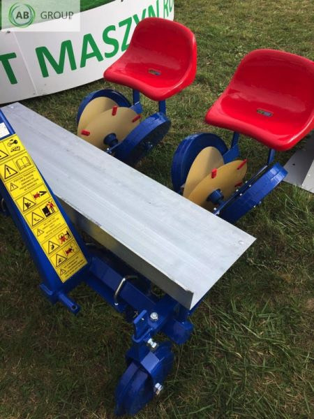 Agro-Osek 2-row seeding planter - Oprema za sijanje: slika Agro-Osek 2-row seeding planter - Oprema za sijanje Agro-Osek 2-row seeding planter - Oprema za sijanje: slika Agro-Osek 2-row seeding planter - Oprema za sijanje
