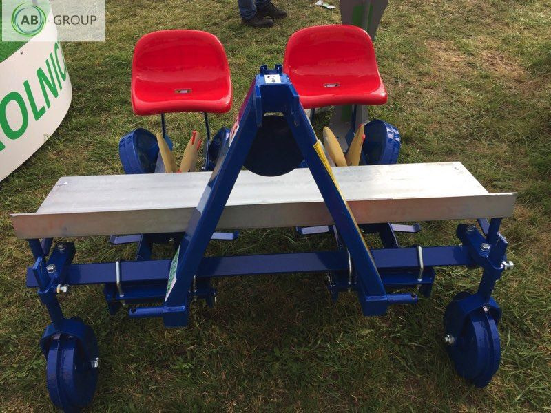 Agro-Osek 2-row seeding planter - Oprema za sijanje: slika Agro-Osek 2-row seeding planter - Oprema za sijanje Agro-Osek 2-row seeding planter - Oprema za sijanje: slika Agro-Osek 2-row seeding planter - Oprema za sijanje