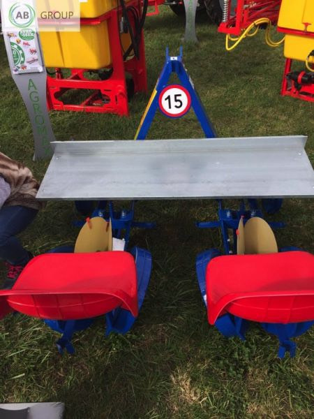 Agro-Osek 2-row seeding planter - Oprema za sijanje: slika Agro-Osek 2-row seeding planter - Oprema za sijanje Agro-Osek 2-row seeding planter - Oprema za sijanje: slika Agro-Osek 2-row seeding planter - Oprema za sijanje