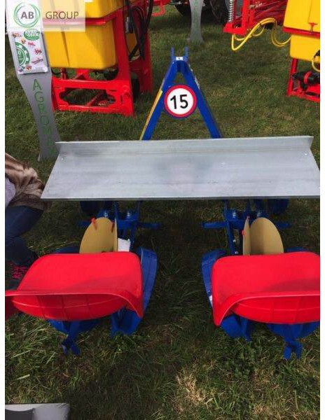 Agro-Osek 2-rzędowa sadzarka do rozsady - Sadilica za krumpir: slika Agro-Osek 2-rzędowa sadzarka do rozsady - Sadilica za krumpir Agro-Osek 2-rzędowa sadzarka do rozsady - Sadilica za krumpir: slika Agro-Osek 2-rzędowa sadzarka do rozsady - Sadilica za krumpir