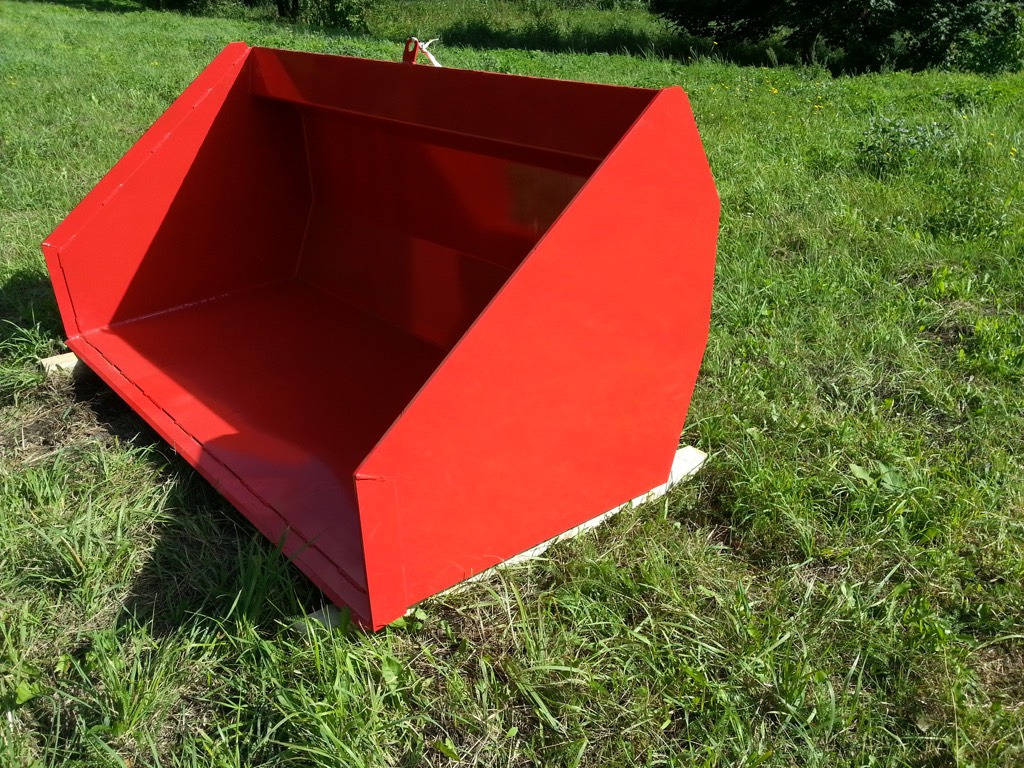 Agromet bucket with hydraulics ŁH-2500 for tractor - Utovarna korpa za Poljoprivredni strojevi: slika Agromet bucket with hydraulics ŁH-2500 for tractor - Utovarna korpa za Poljoprivredni strojevi Agromet bucket with hydraulics ŁH-2500 for tractor - Utovarna korpa za Poljoprivredni strojevi: slika Agromet bucket with hydraulics ŁH-2500 for tractor - Utovarna korpa za Poljoprivredni strojevi