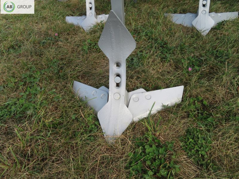 Bomet cultivator Apus U865/3, 2,2 m - Kultivator: slika  Bomet cultivator Apus U865/3, 2,2 m - Kultivator Bomet cultivator Apus U865/3, 2,2 m - Kultivator: slika  Bomet cultivator Apus U865/3, 2,2 m - Kultivator